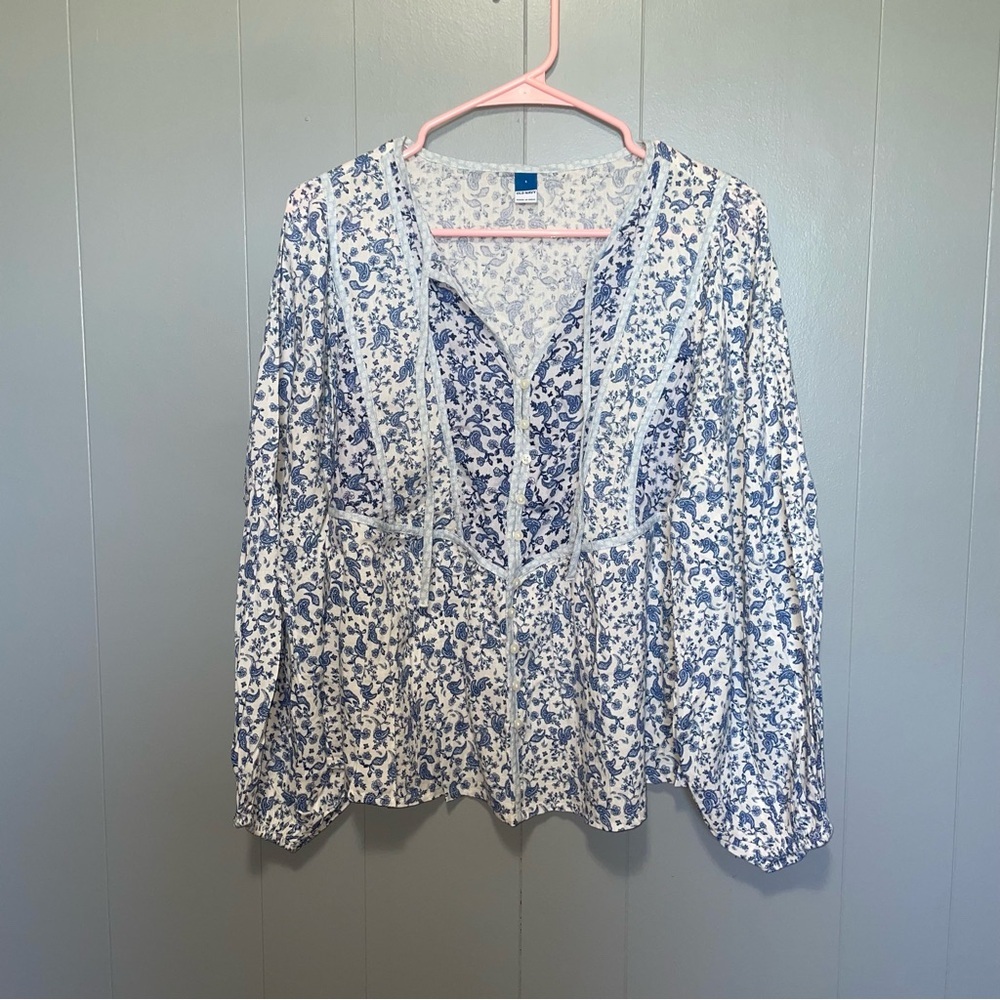 Old Navy Blue and White Paisley Floral Long Sleeve Blouse Small